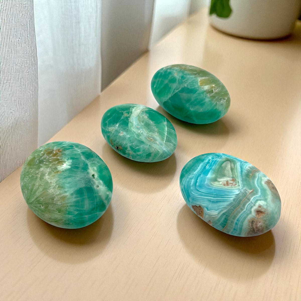 Smithsonite Palmstone